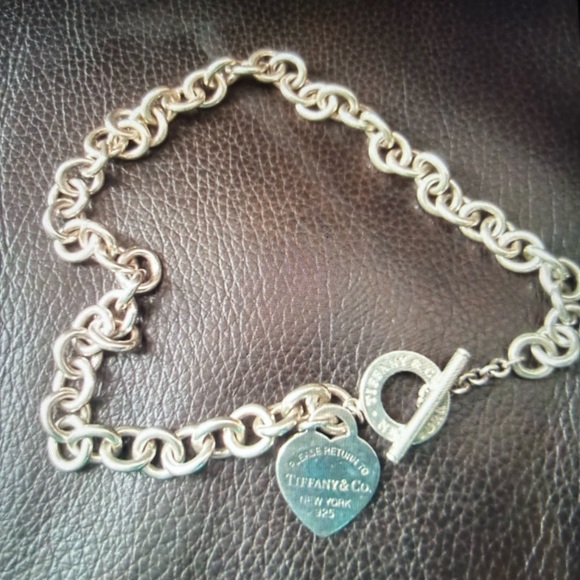 TIFFANY HEART TAG TOGGLE NECKLACE AND BRACELET

NECKLACE 16 in

LIKE NEW - Picture 3 of 13